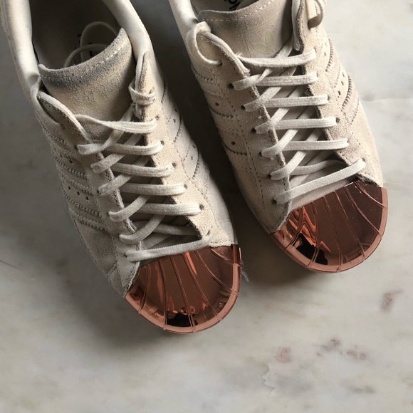 rose gold toe trainers